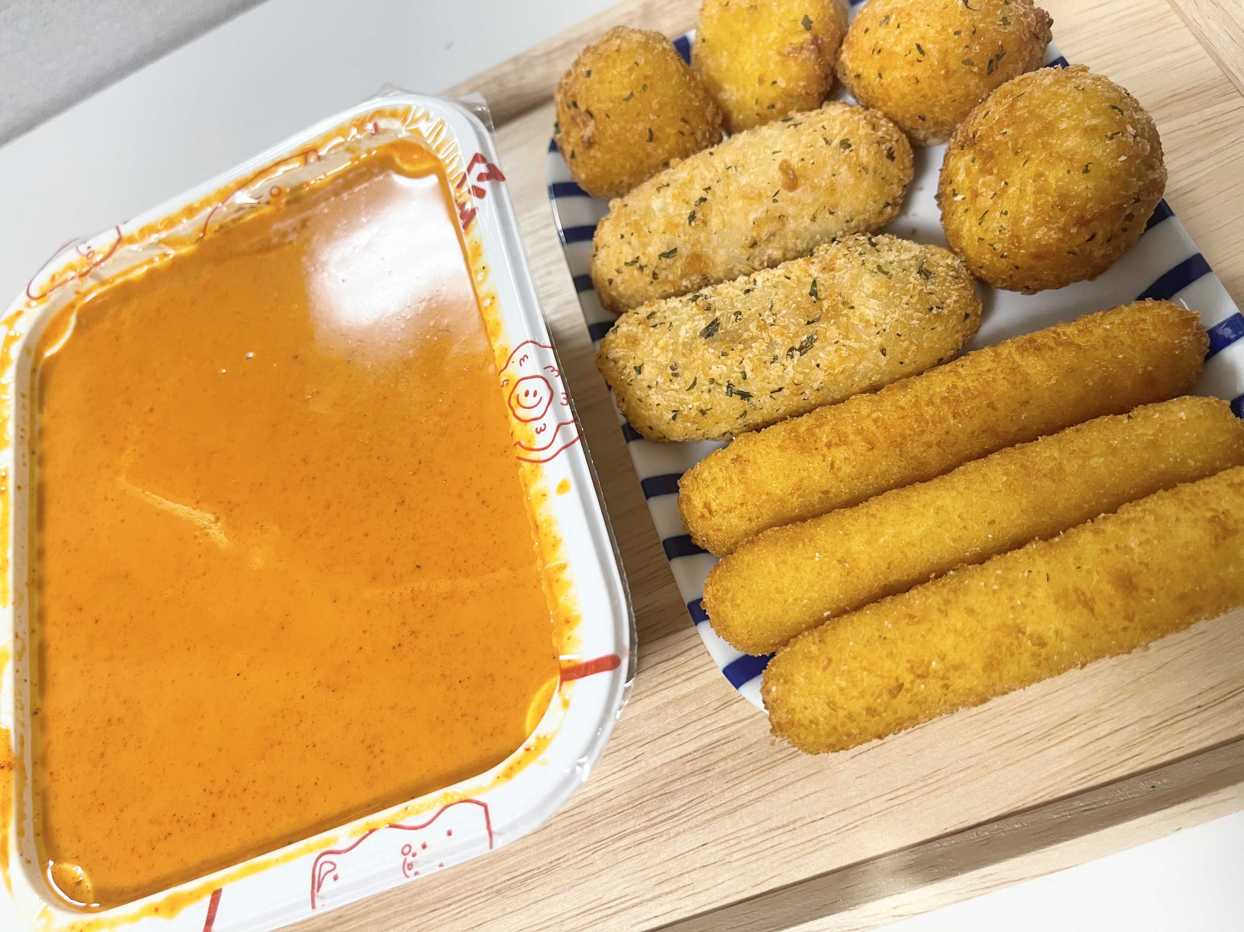  신전 로제 떡볶이 신메뉴 미니 핫도그 치즈스틱 크림치즈볼