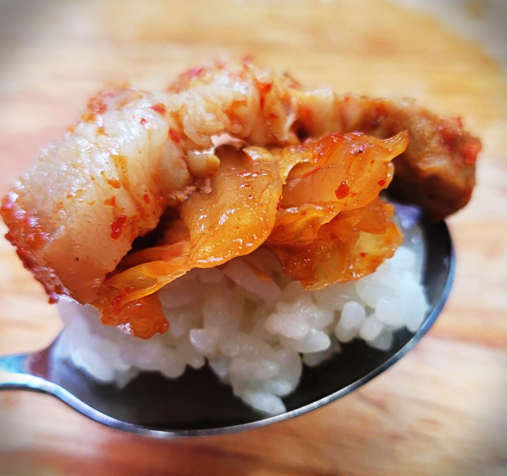 김치-돼지고기-밥