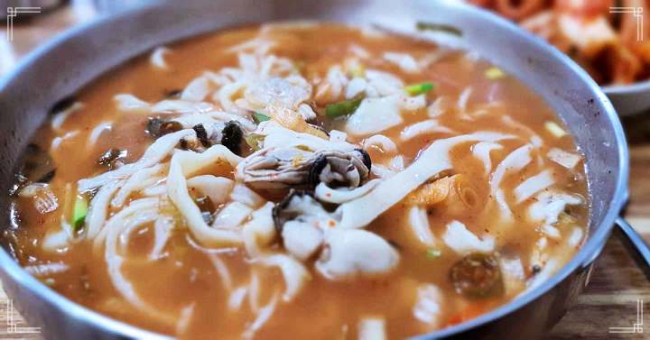 토요일은 밥이좋아 시흥 목감 해물칼국수 맛집 굴 바지락 오만둥이 육수 3대장 칼국수 수제비 칼제비 현지인 추천 토밥 좋아 방송정보