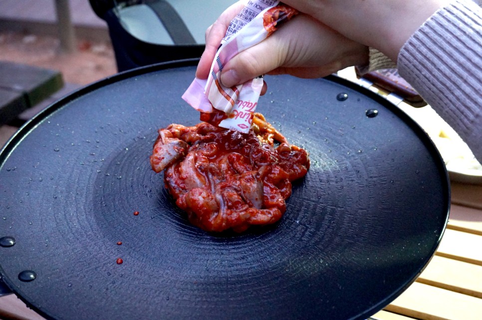 양념쭈꾸미 벌집껍데기 핑크테이블 맛나요 간단 캠핑요리 소주안주 9