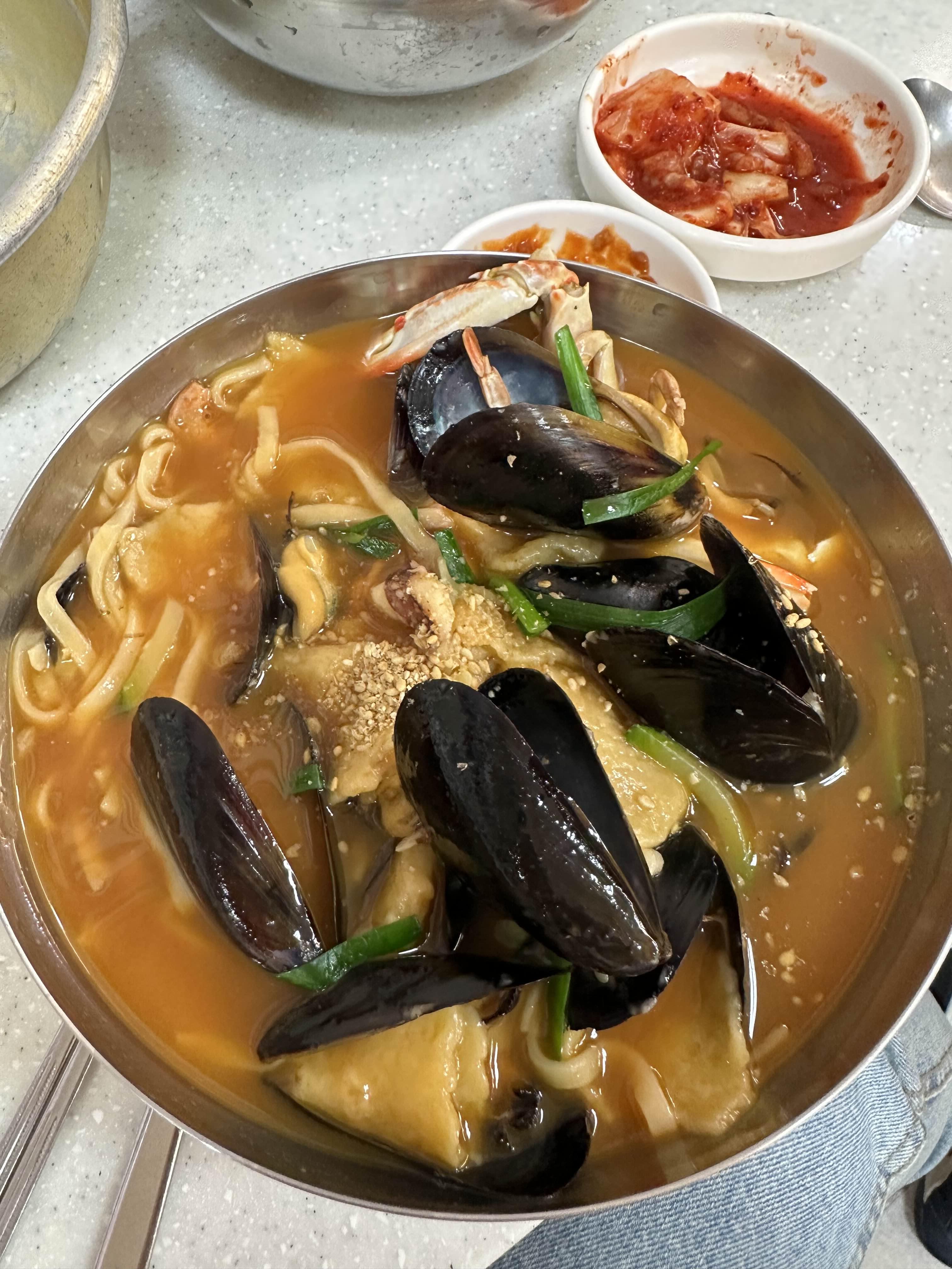 얼큰이해물칼제비