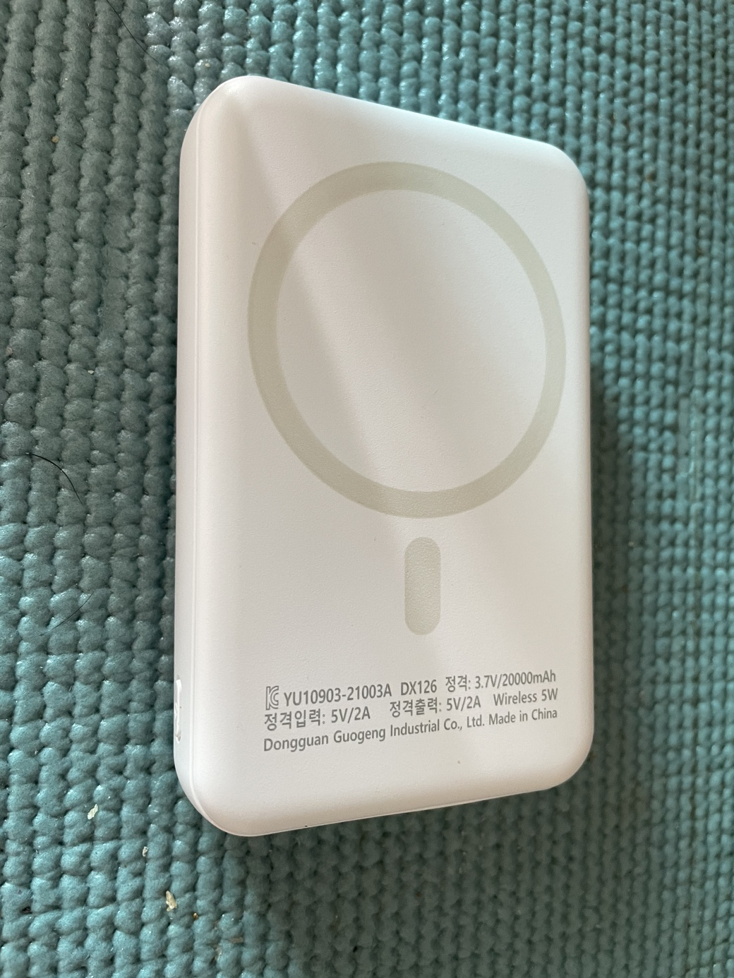  THOUSTA 대용량 무선충전 일체형 맥세이프보조배터리 20000mAh C타입 라이트닝 5핀 모두 호환 장단점 후기