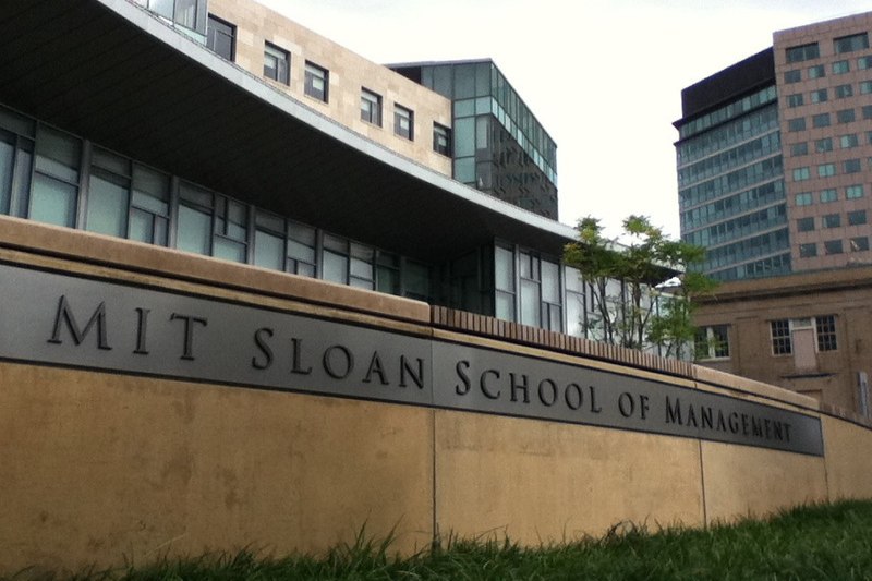 MIT SLOAN 입구