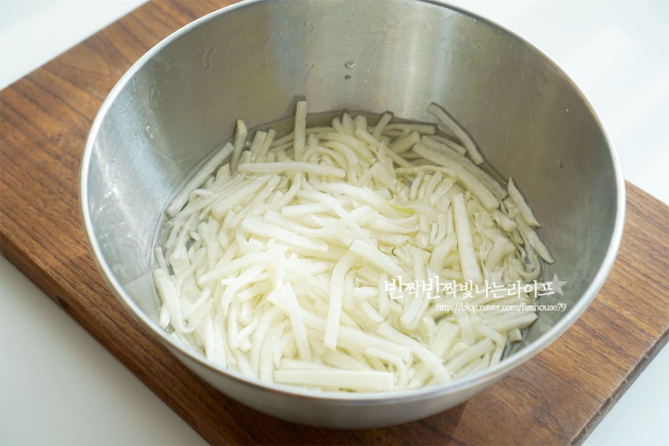 만들기 삼겹살수육 보쌈김치 맛있게~ 무수분 수육 보쌈 무김치 13