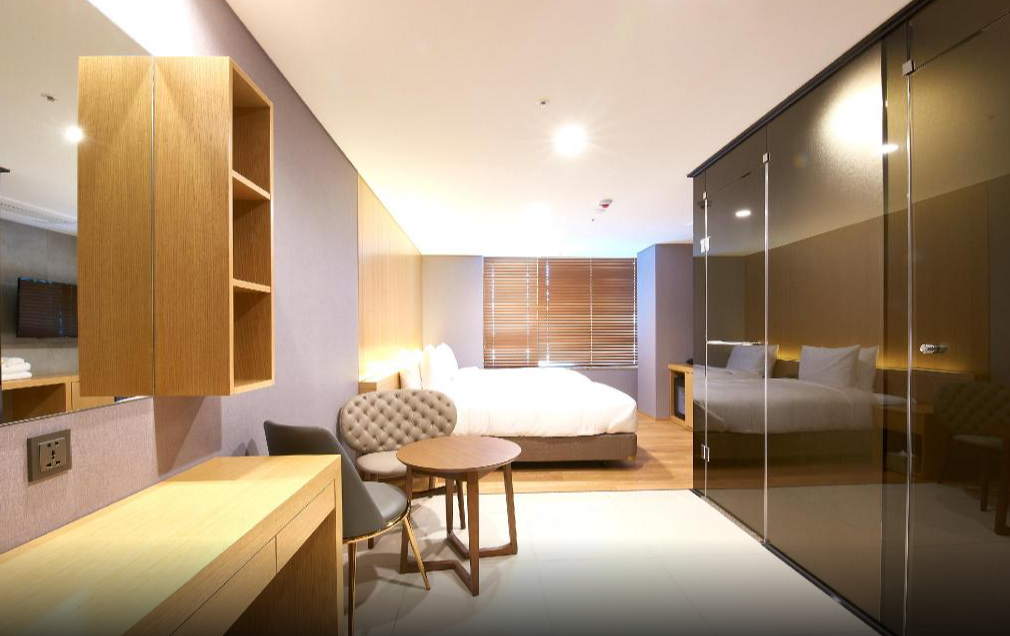  서면역호텔 // 부산 서면 시내의 깔끔하게 지내기 좋은 신축호텔 티티 (Hotel tt)