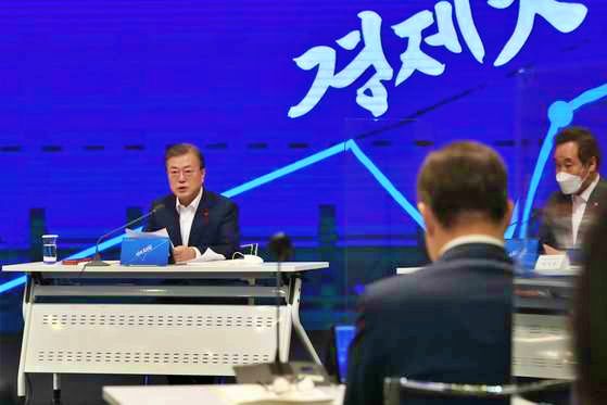  2021년 신용카드 100만원 추가 공제 자동차 개소세 30% 인하 농수산물 외식 숙박 체육 소비 쿠폰 바우처 알아보세요