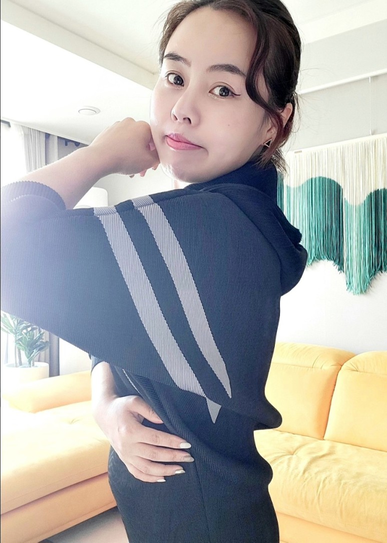 트레이닝 스타일이 살아나는 40대 여성의류 쇼핑몰 알로하 플리츠 16