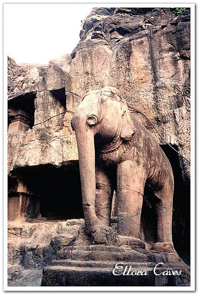 옐로라 석굴의 코끼리 조각
