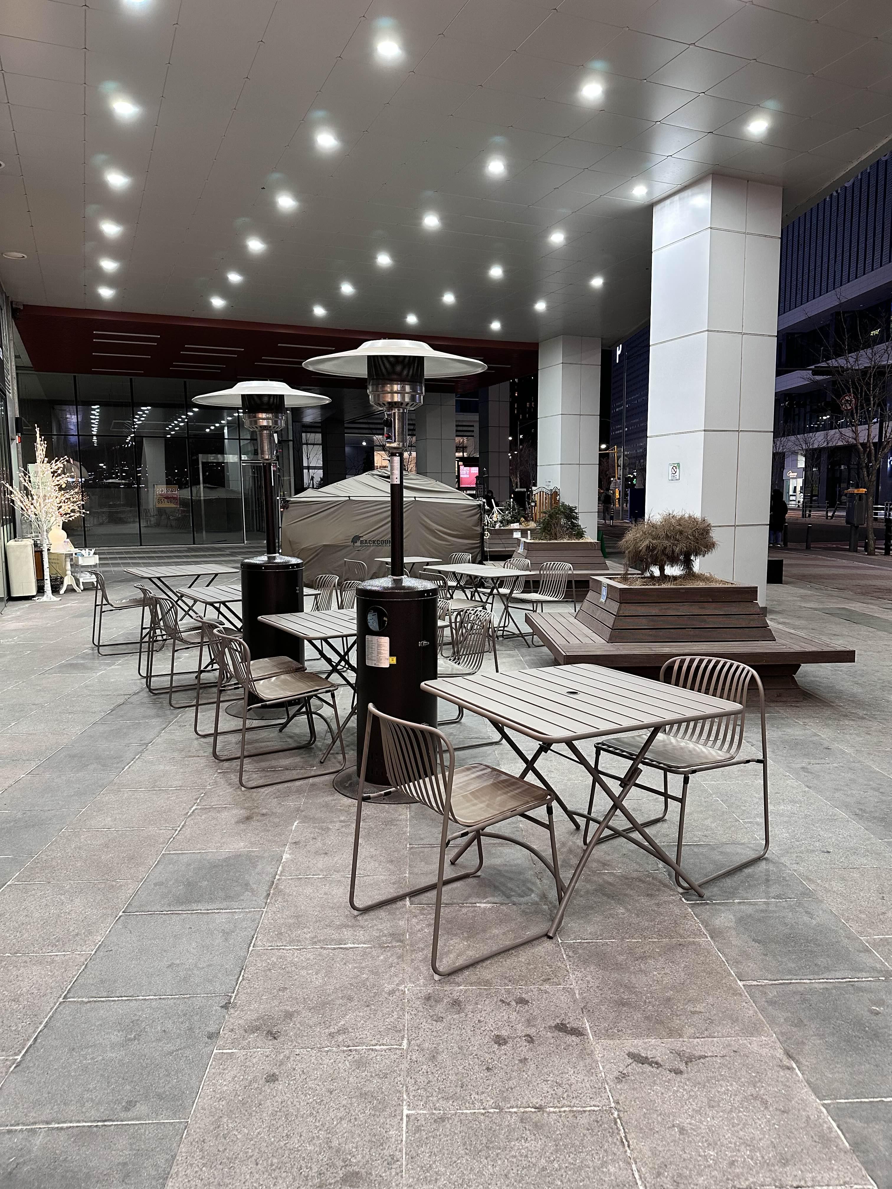 무려 연중무휴 24시간 운영하는, 2