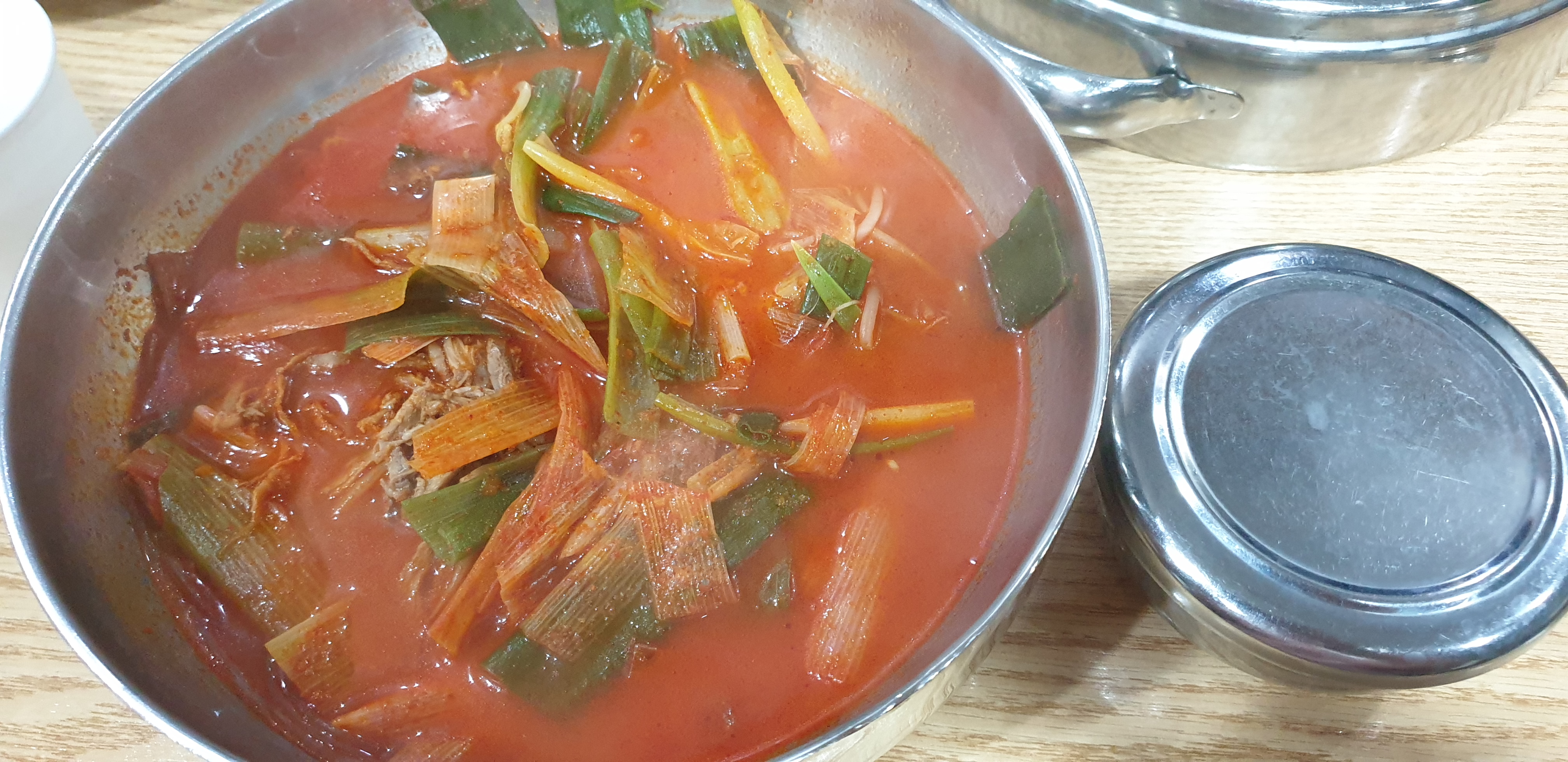  [가산디지털단지] 육개장인 - 빨간 육개장, 하얀갈비만두