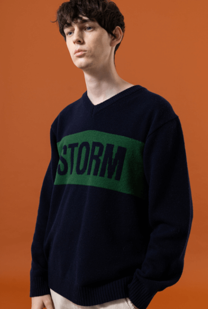  미운 우리 새끼 (285회) 김준호 니트 _ 스톰런던 STORM 레터링 V넥 니트 스웨터