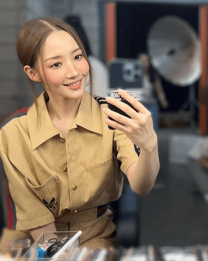  박민영 블라우스 _ 구찌×아디다스 트레포일 자카드 셔츠 (박민영 인스타그램 패션)