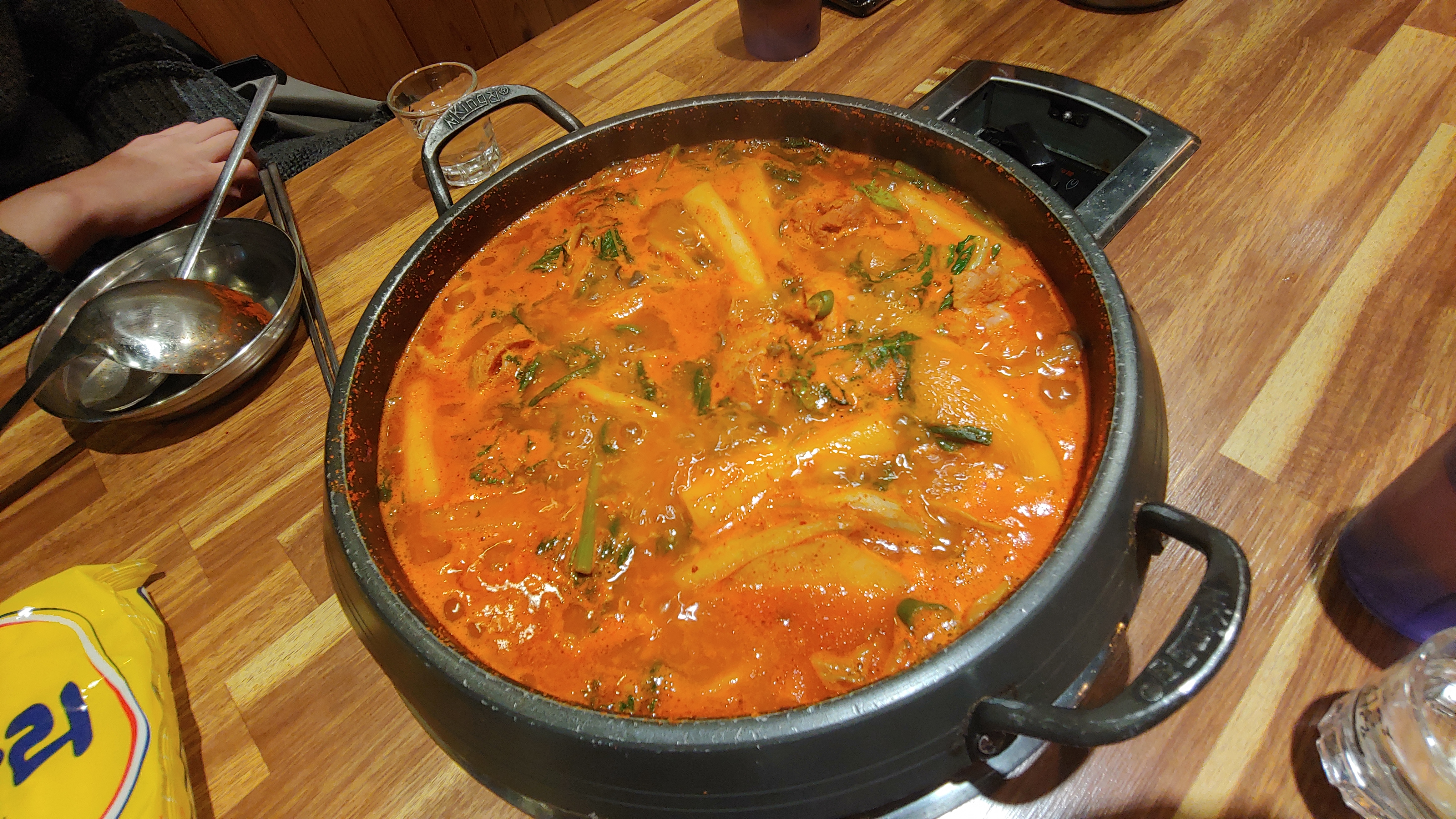  국물 닭발 아니고 국물 닭갈비? 들어보셨나요?