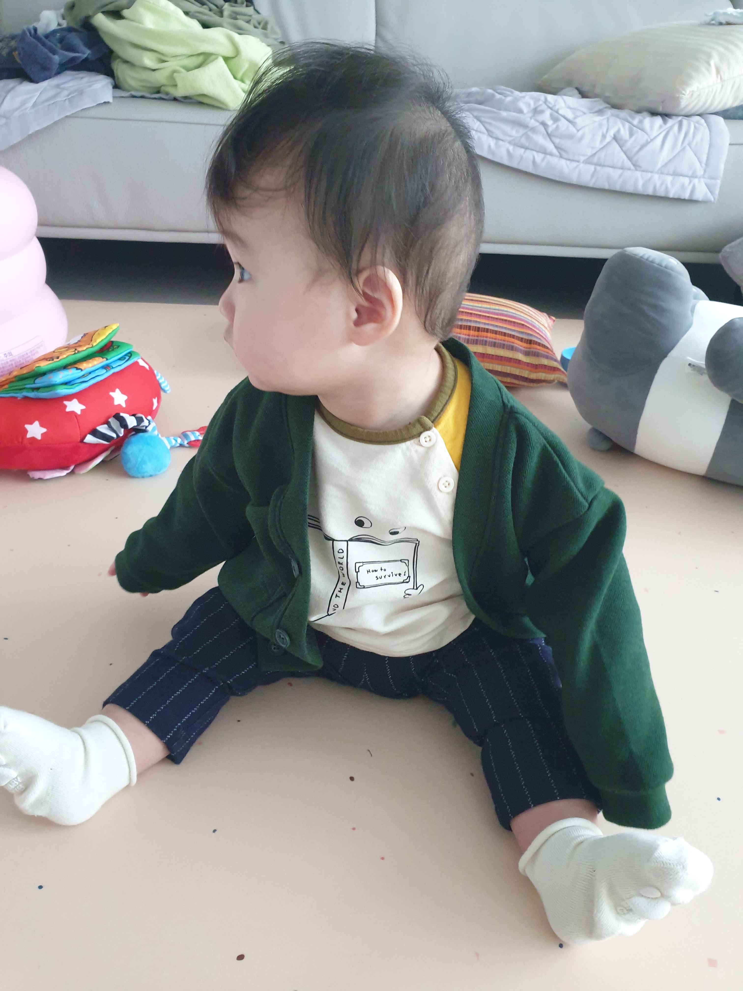  평범한 어느 날, 갑자기 배밀이 성공! (D+237)