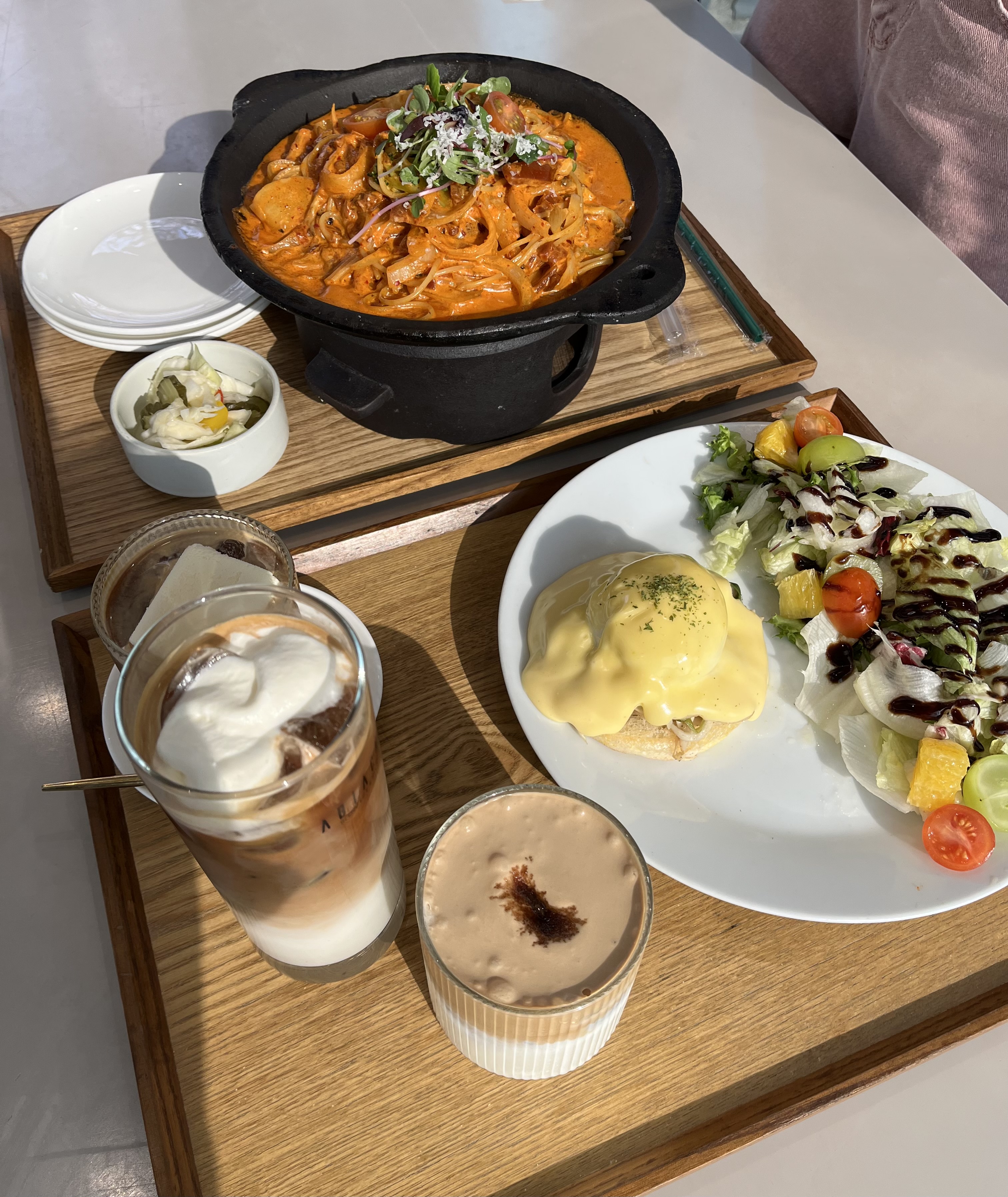 김치파스타, 에그베네딕트, 바닐라크림라떼, 스카치크림라떼, 아이스크림라떼