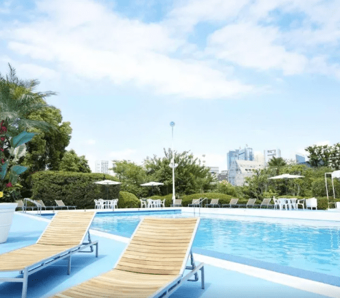 도쿄-수영장-호텔
