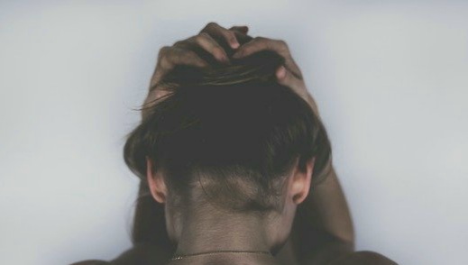  뒷골이 땡기는 이유와 해결법 알아봅시다.