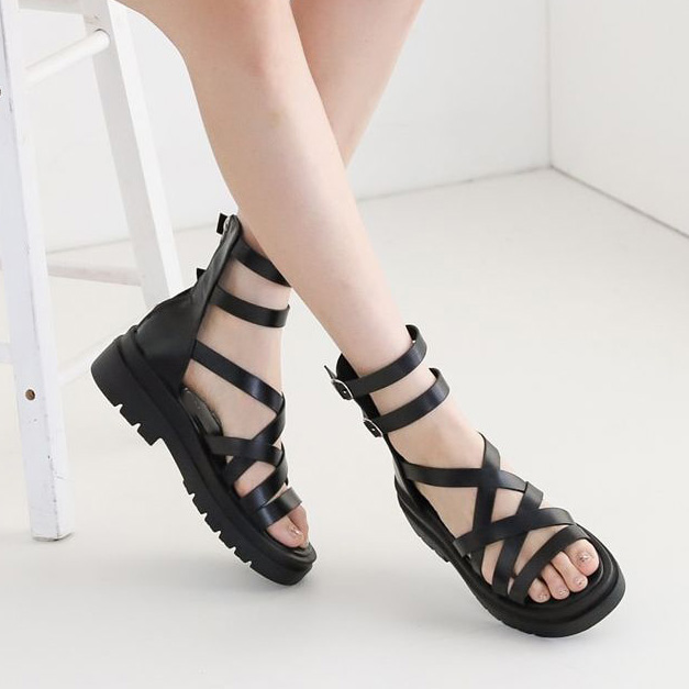  다리 라인이 이뻐보이는 글레디에이터 4.5cm 샌들 앵클부츠