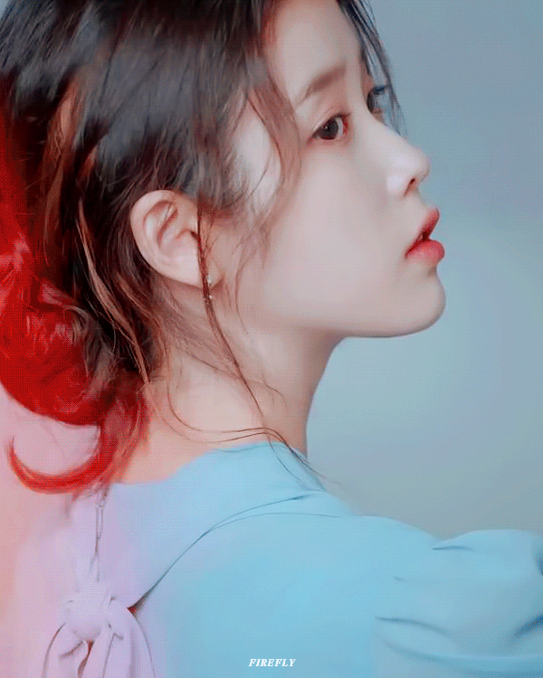  아이유 x 보그 x 웨이브 화보 움짤 gif
