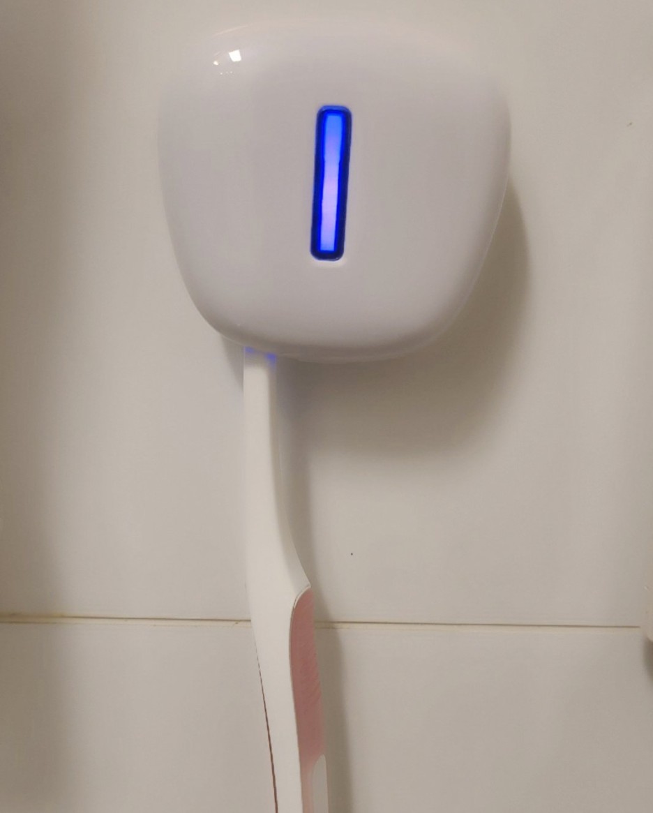  나오 무선 UVC 칫솔살균기 NAO-L4080S 휴대하기 편하고 귀요미 칫솔살균기