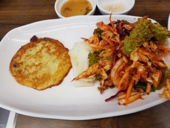 막국수 닭무침 닭곰탕
