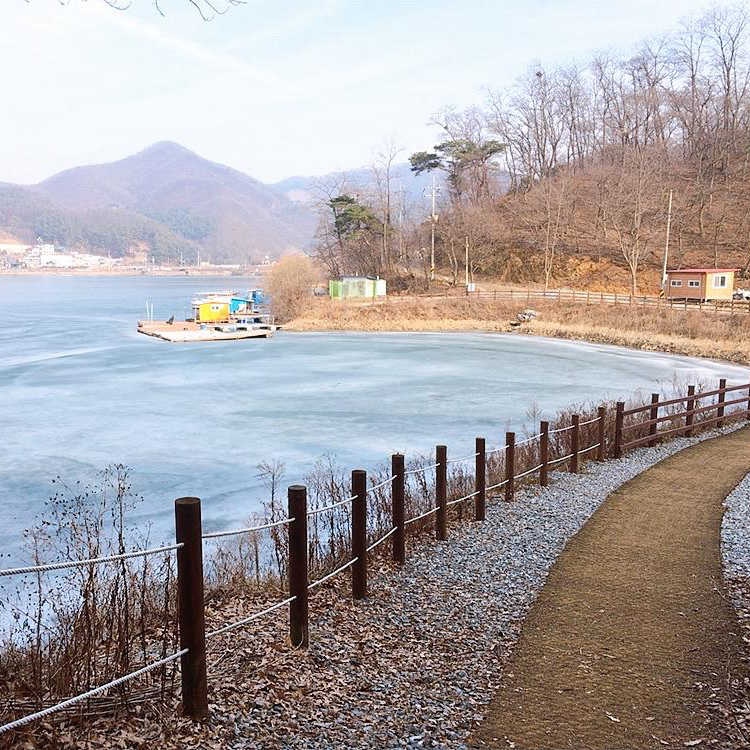  용덕 저수지 둘레길, 천리 신미주 아파트 산책로