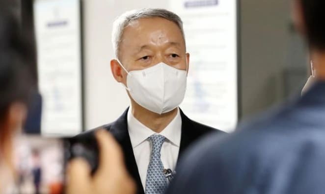  올게 왔다!...백운규 전 산어부 장관 구속영장..."기관장 13명 사직 종용 혐의" ㅣ 문재인 정부의 탈원전 정책 여파...민간 발전사에 소송 당할 판