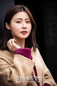 김아라