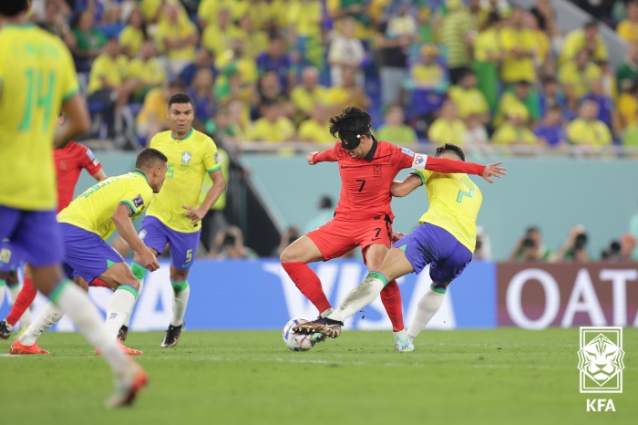 2022년 12웧 5일 카타르 월드컵&#44; 한국 브라질전의 손흥민 선수