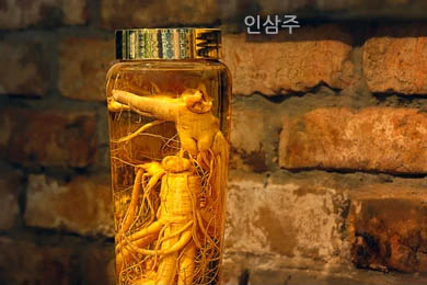 인삼주 한 잔, 곁들이면 더욱 기운이 나는 느낌입니다.