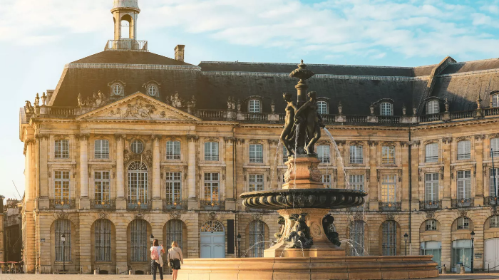 부르주 광장 Place de la Bourse