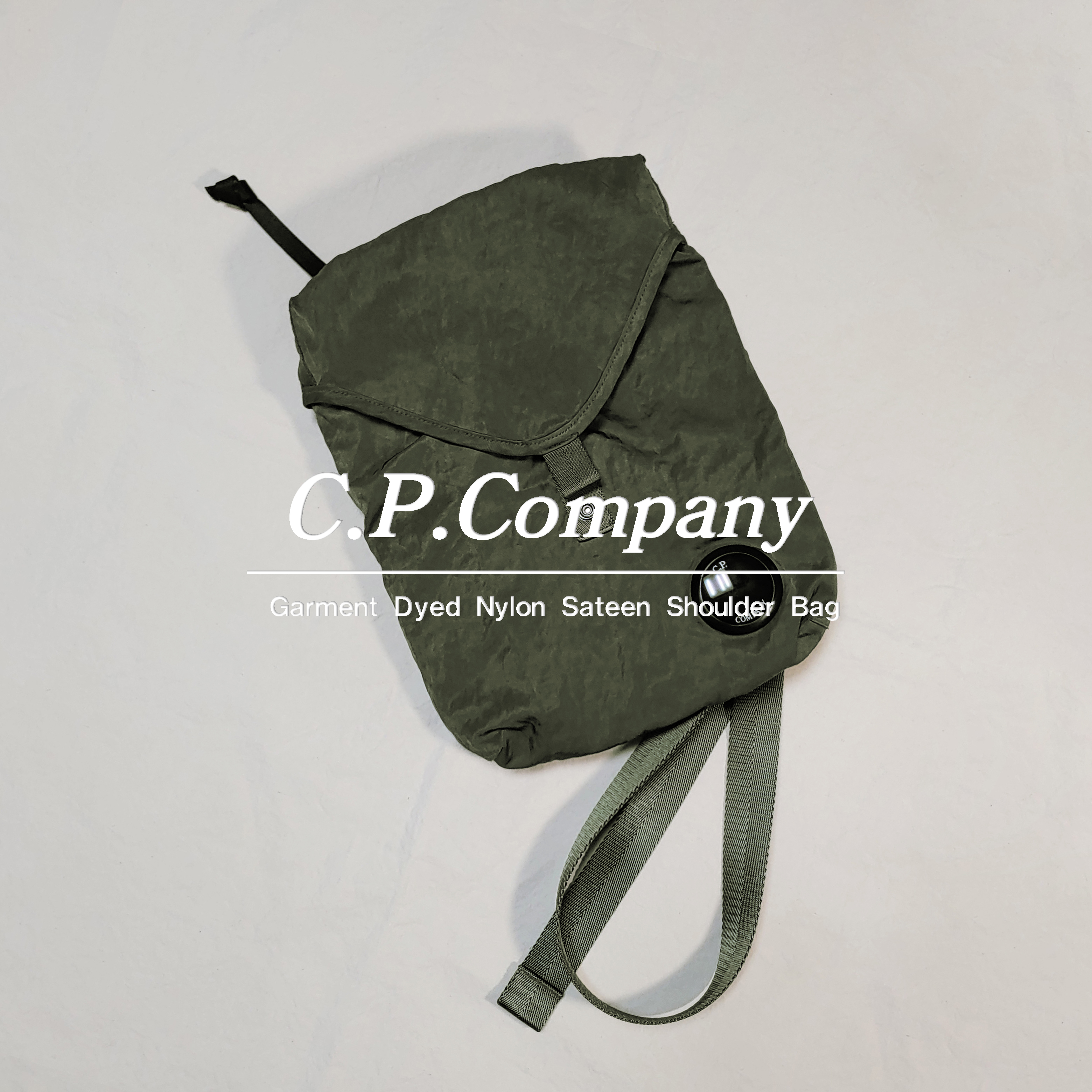  C.P.Company ‘가먼트 다이드 나일론 새틴 렌즈 크로스백’