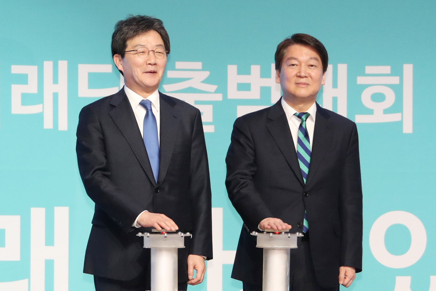 유승민 전 의원 국민의힘 잔류 및 총선 불출마 선언... 입맛만 다시는 이준석과 개혁신당 - 한 때 대권 꿈을 좀 꿔봤지만... 유승민 전 의원 국민의힘 잔류 및 총선 불출마 선언... 입맛만 다시는 이준석과 개혁신당 - 한 때 대권 꿈을 좀 꿔봤지만...