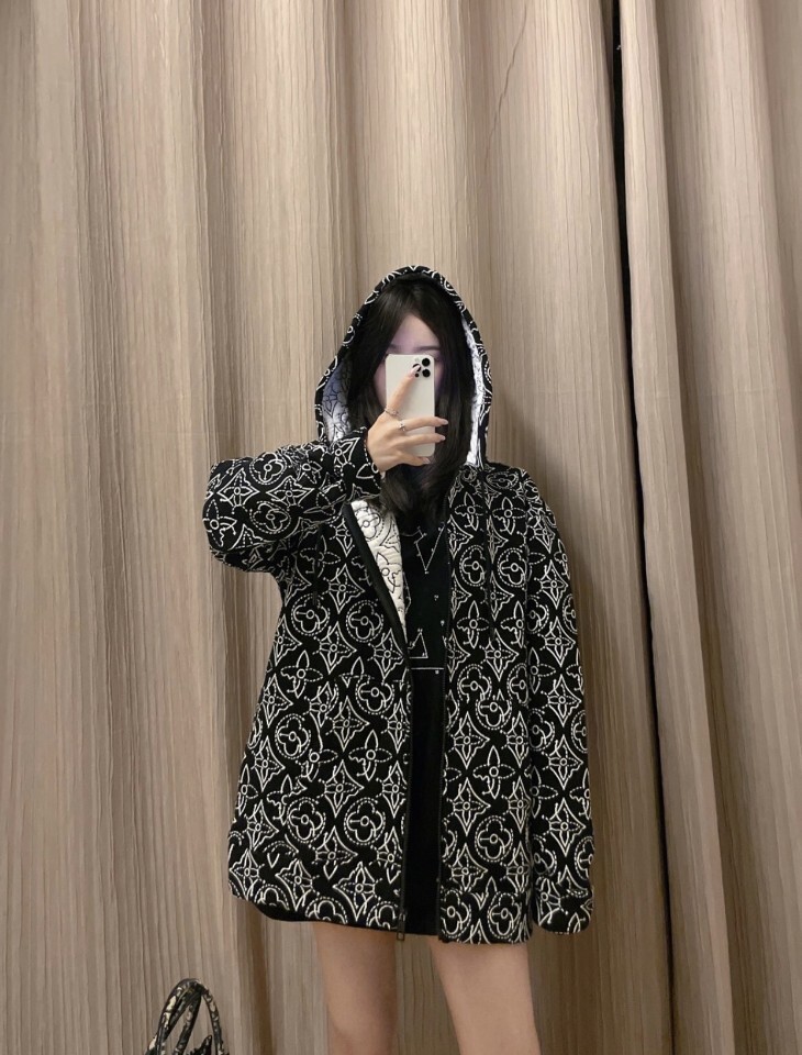  [LOUIS VUITTON x NBA] 루이비통 X NBA 스트러티직 플라워 퀼티드 후드 집업 1A8X0T