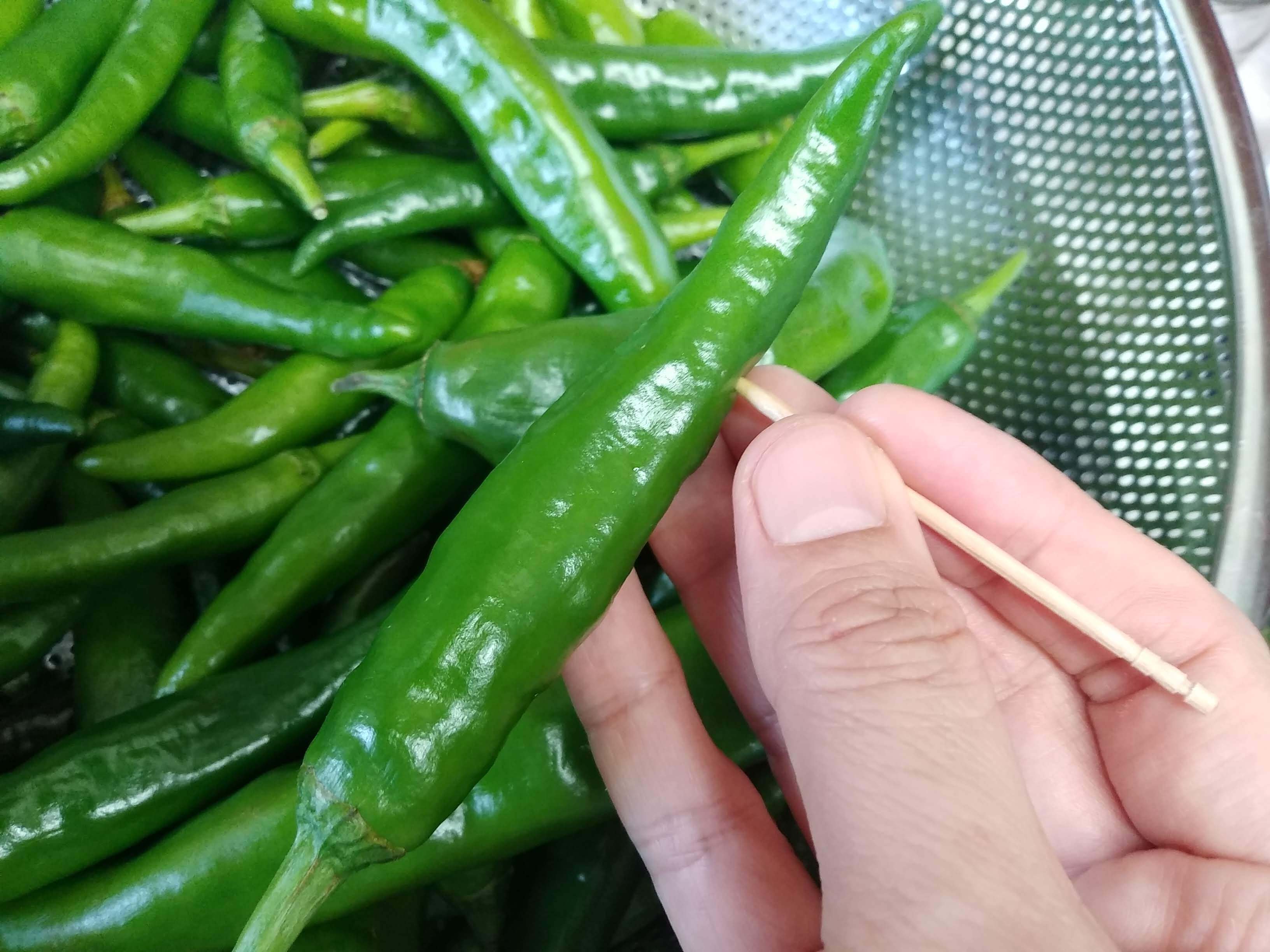 고추장아찌(소금넣고 삭힌 장아찌와 끓이지않고 만든 간장장아찌) 고추장아찌(소금넣고 삭힌 장아찌와 끓이지않고 만든 간장장아찌)
