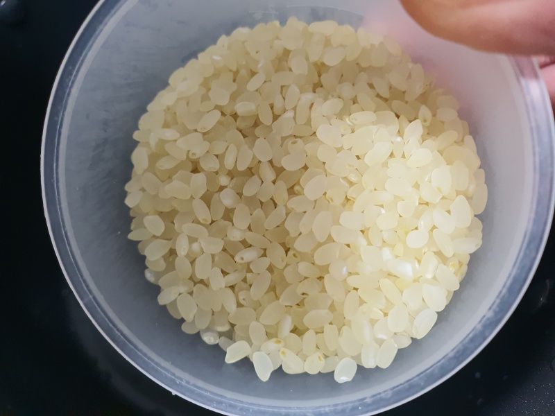 컵에-담겨진-흰쌀