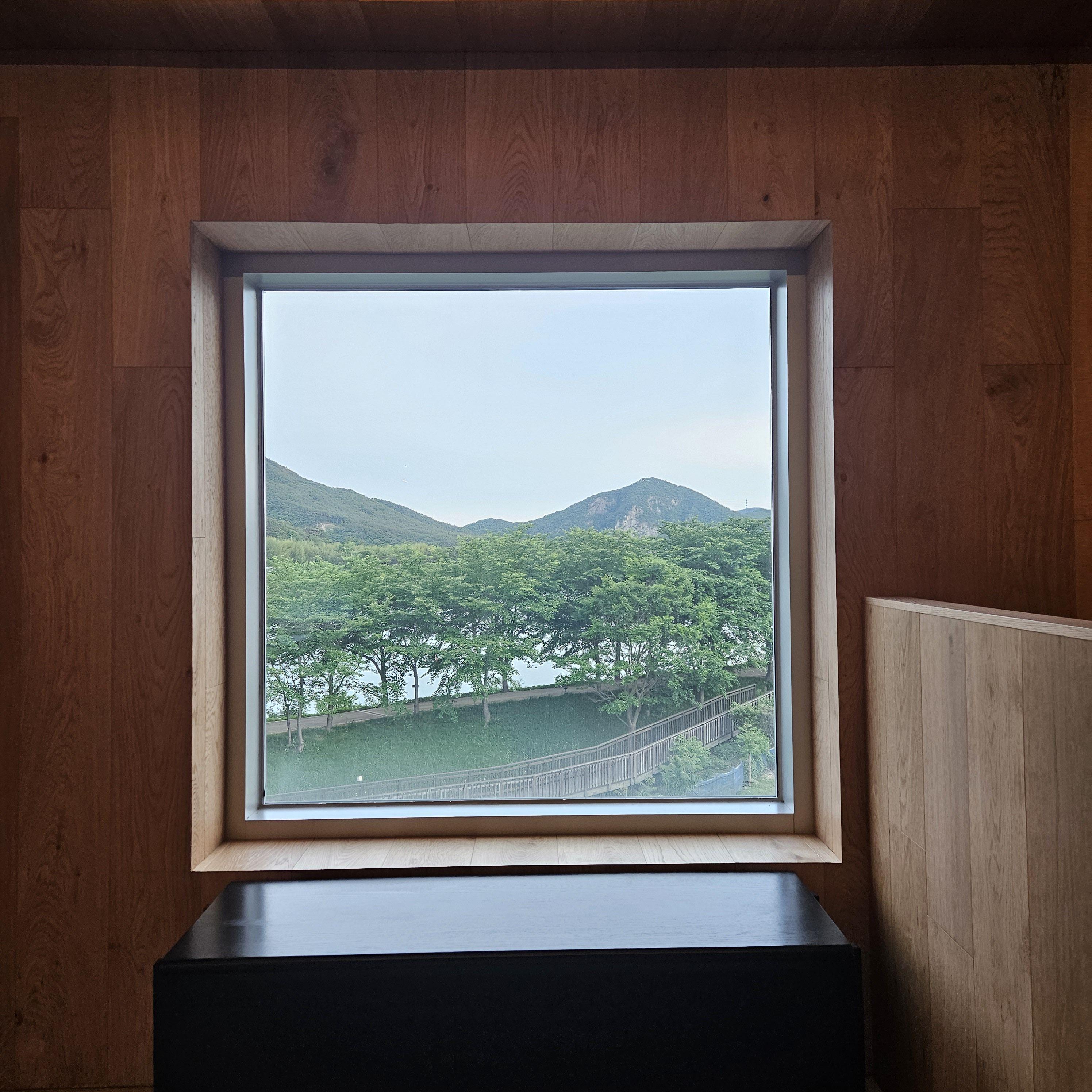 동재