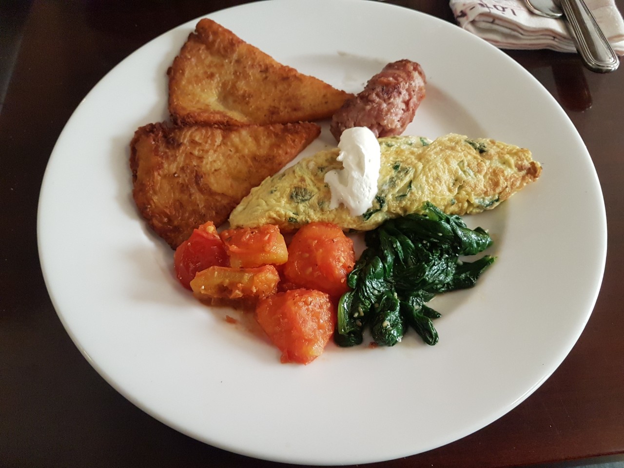 Sausage,-Spinach&amp;amp;amp;amp;Spring-Onion-Omelet-w/Sour-Cream&amp;amp;amp;amp;Hash-Browns