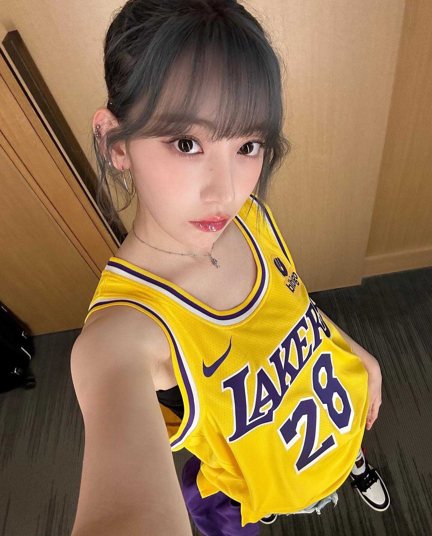  르세라핌 사쿠라&카즈하 LA레이커스 인스타그램 셀카사진 모음