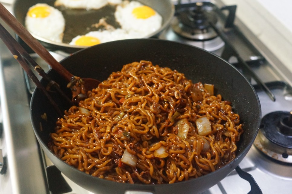 짜파게티 맛있게 만드는 법, 짜개치 조합과 상추쌈을 먹는 주말 요리 3