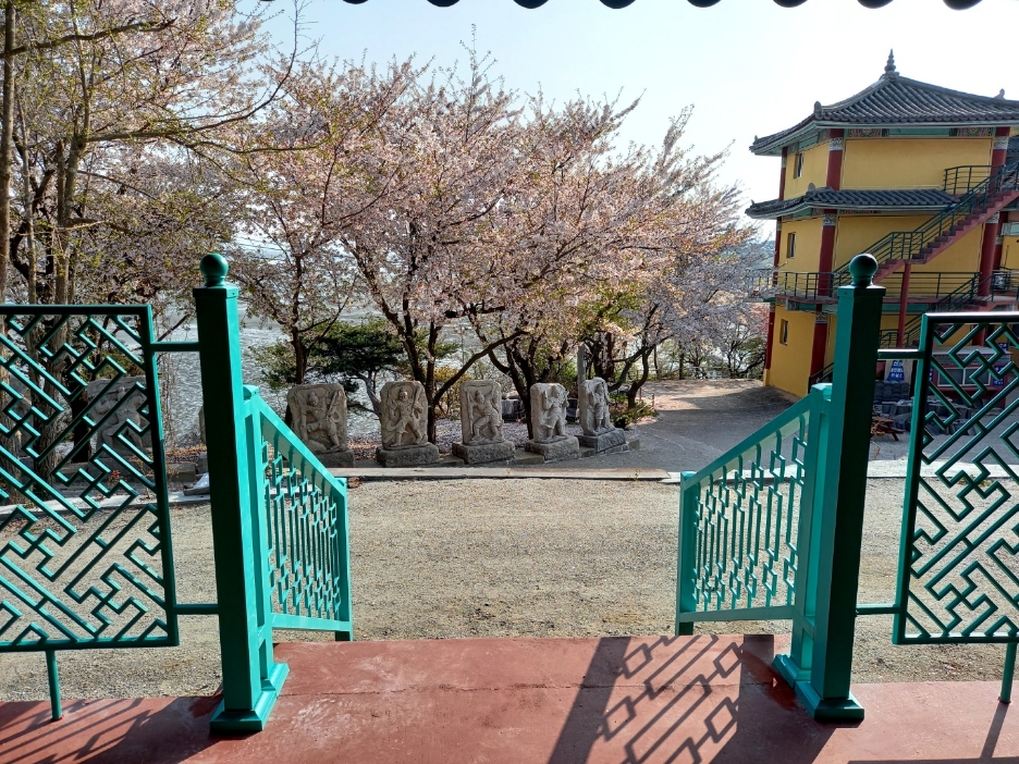 img.jpg