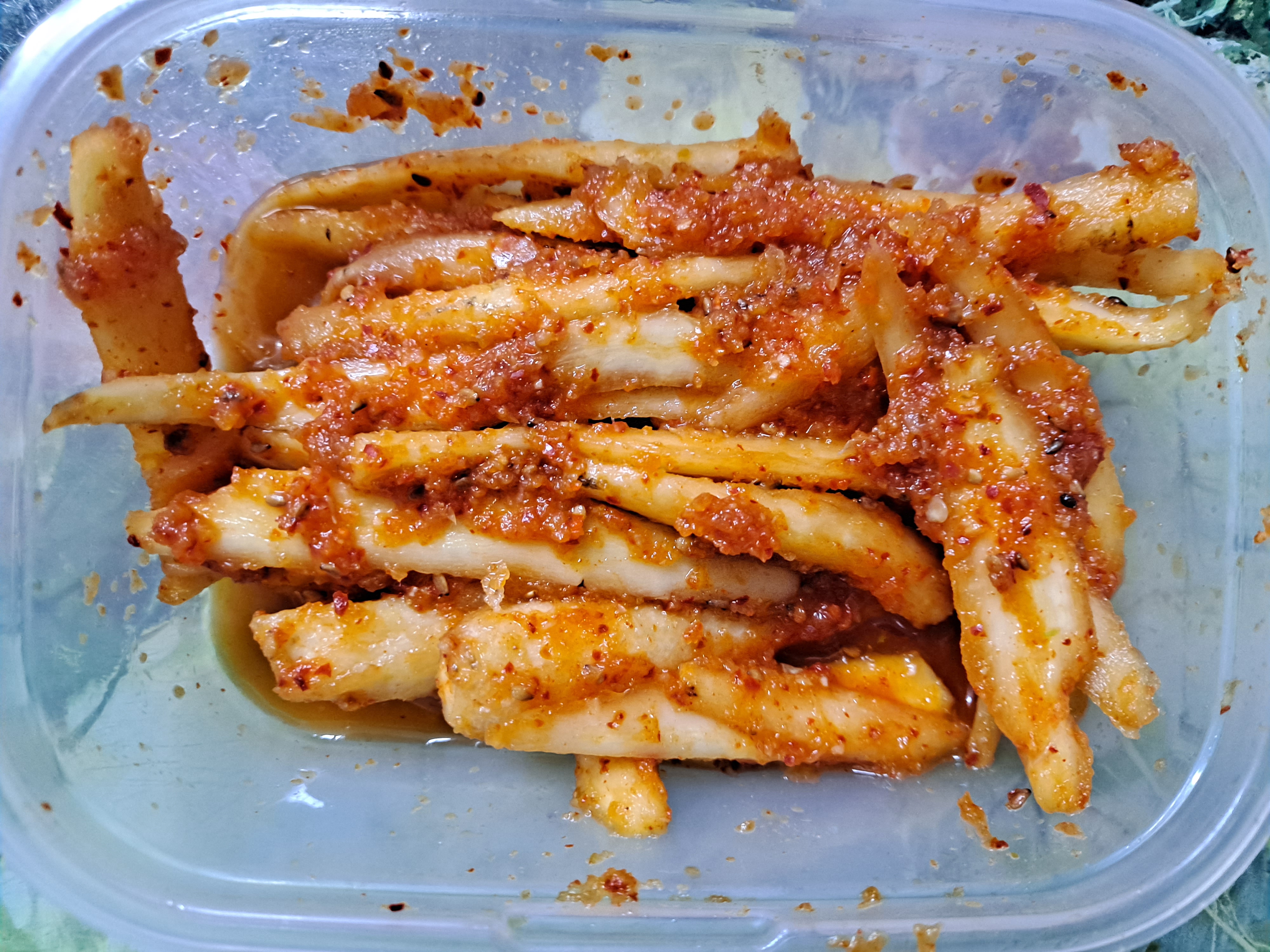  입맛을 돋우는 쌉쌀한 맛, 도라지생채(Bellflower Root Fresh Salad)