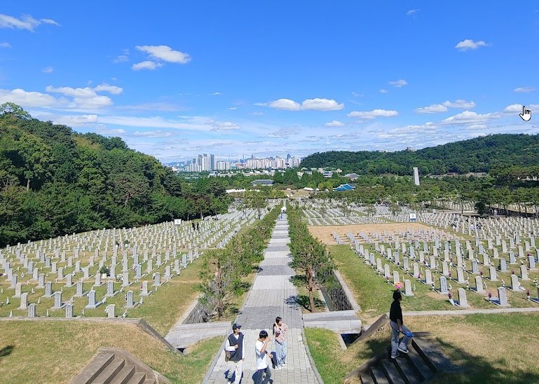 경찰 충혼탑 전경