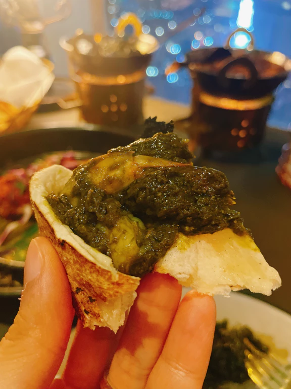 커리를 묻힌 난