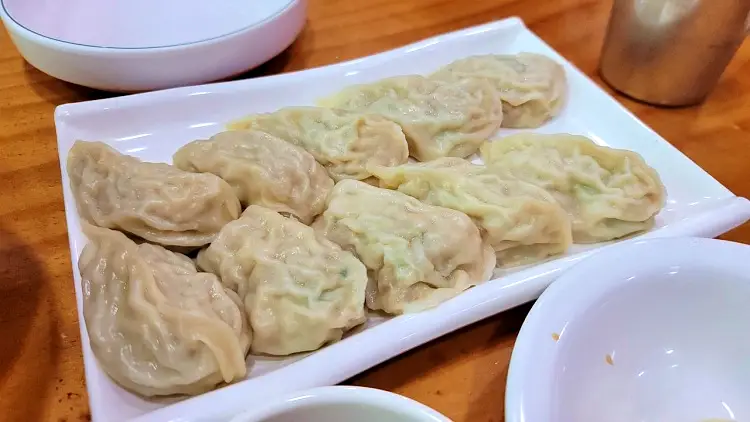 전참시 전지적참견시점 송가인 만두 쫄면 칼국수 맛있는 식당 전주 한옥마을 맛집 소개