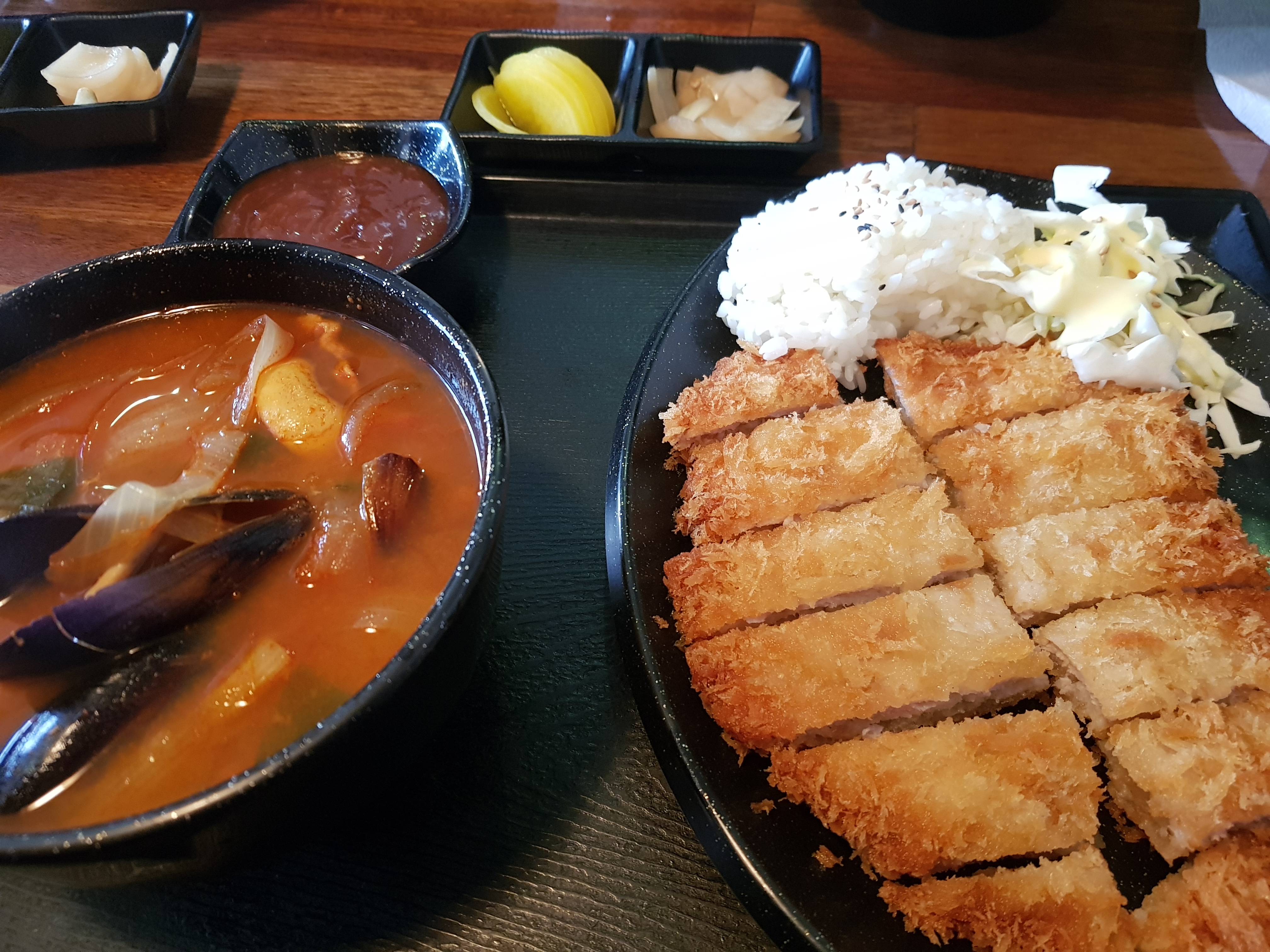  보라매역 혼밥맛집, 짬뽕과 돈까스의 조합! 짬뽕상회 보라점 후기