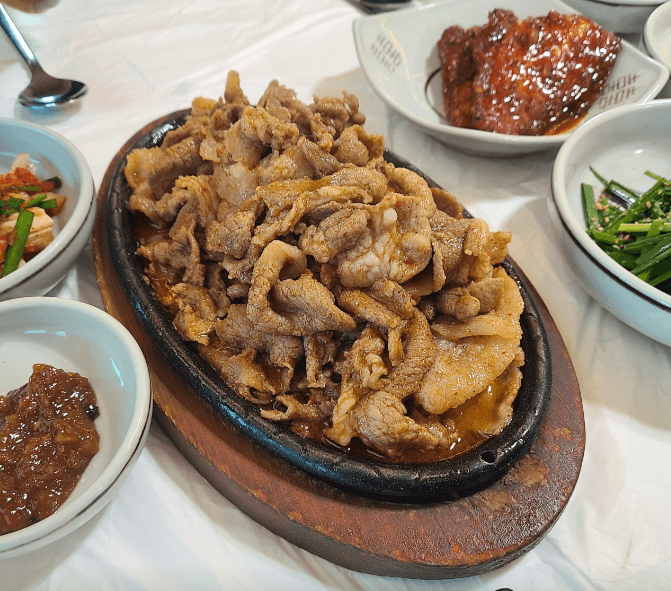 토밥 토요일은 밥이 좋아 우렁이 강된장 쌈밥 경주 맛집