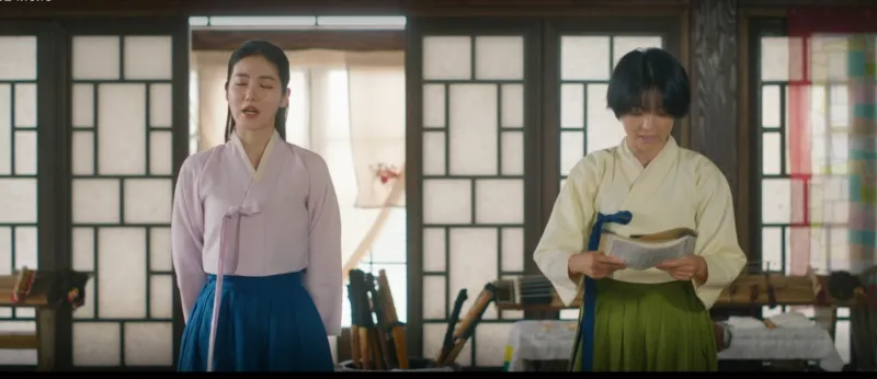 연습생 공연을 준비하는 영서와 정년