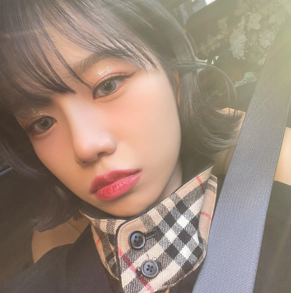  조유리 나이 고화질 화보 인스타 단발 키 아이즈원 과거 레전드
