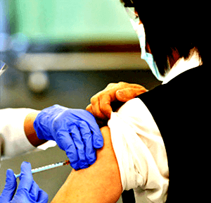 일본-백신접종-장면